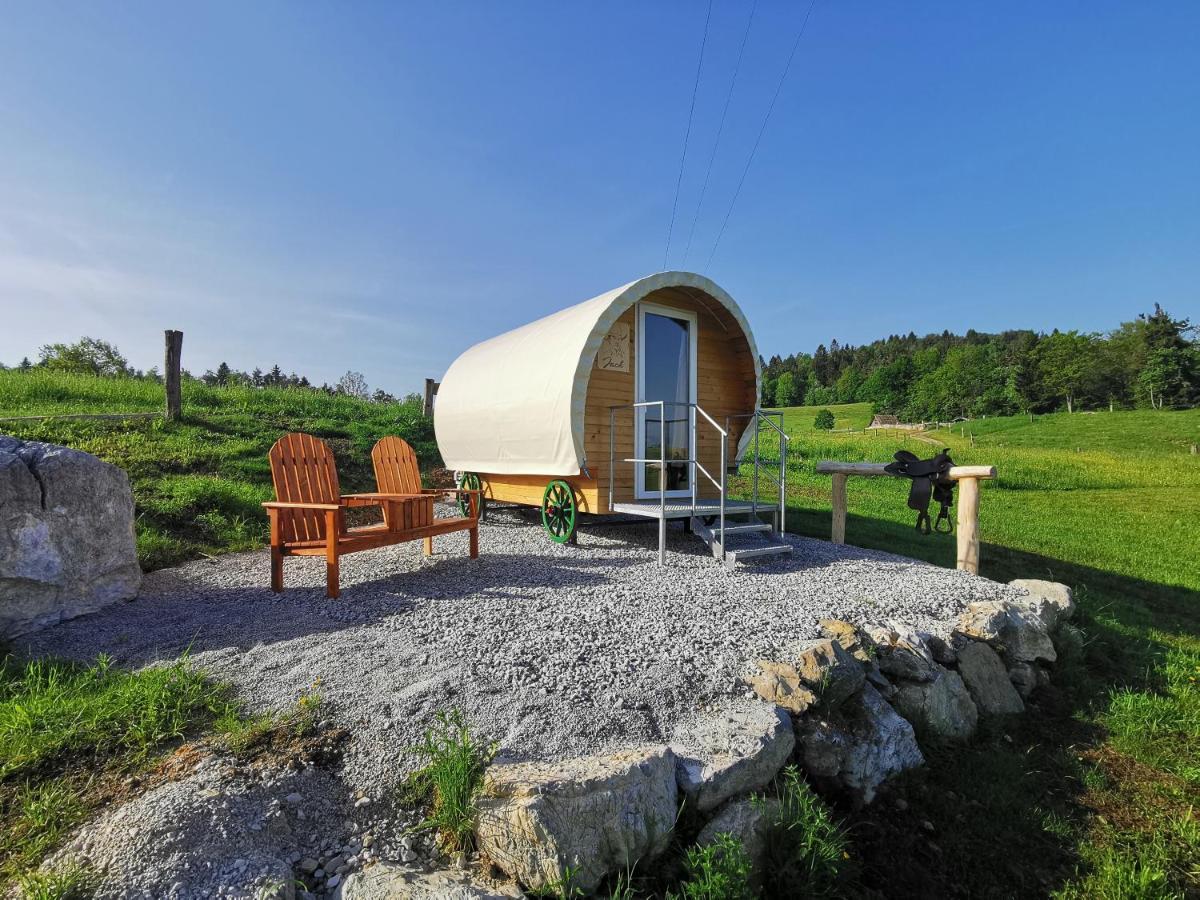 Cowboy'S Land Hotell Visnja Gora Eksteriør bilde