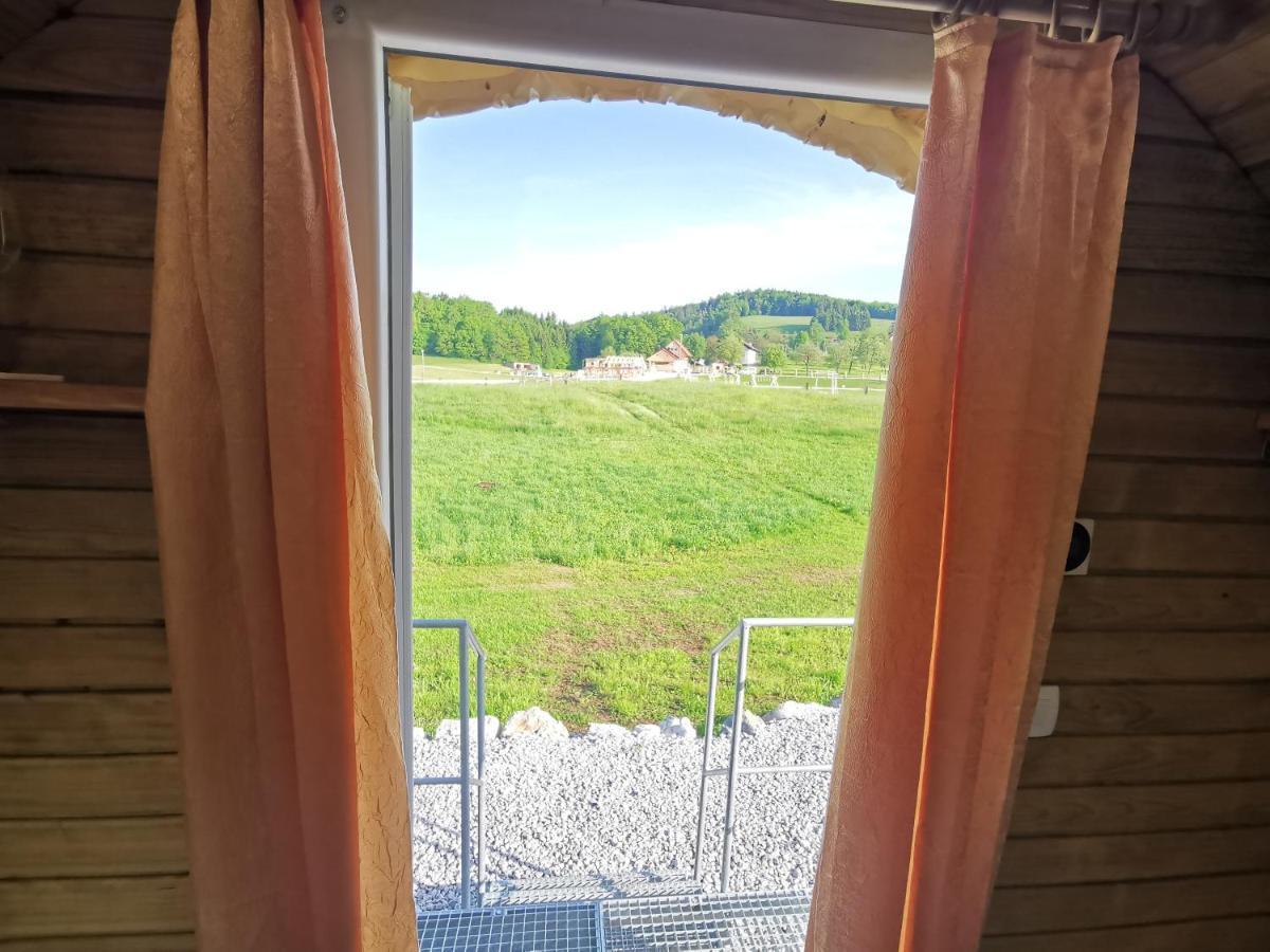 Cowboy'S Land Hotell Visnja Gora Eksteriør bilde
