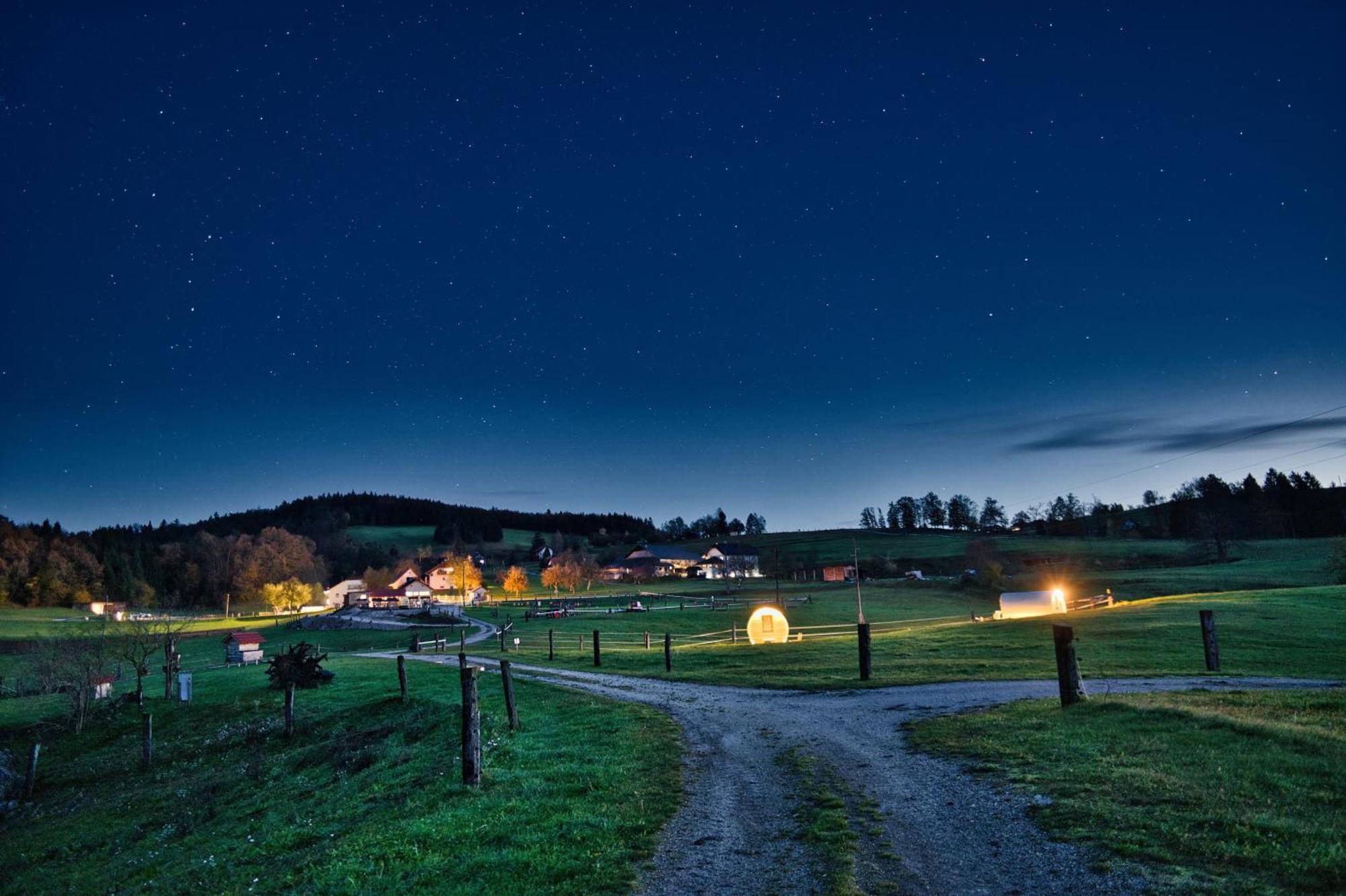Cowboy'S Land Hotell Visnja Gora Eksteriør bilde