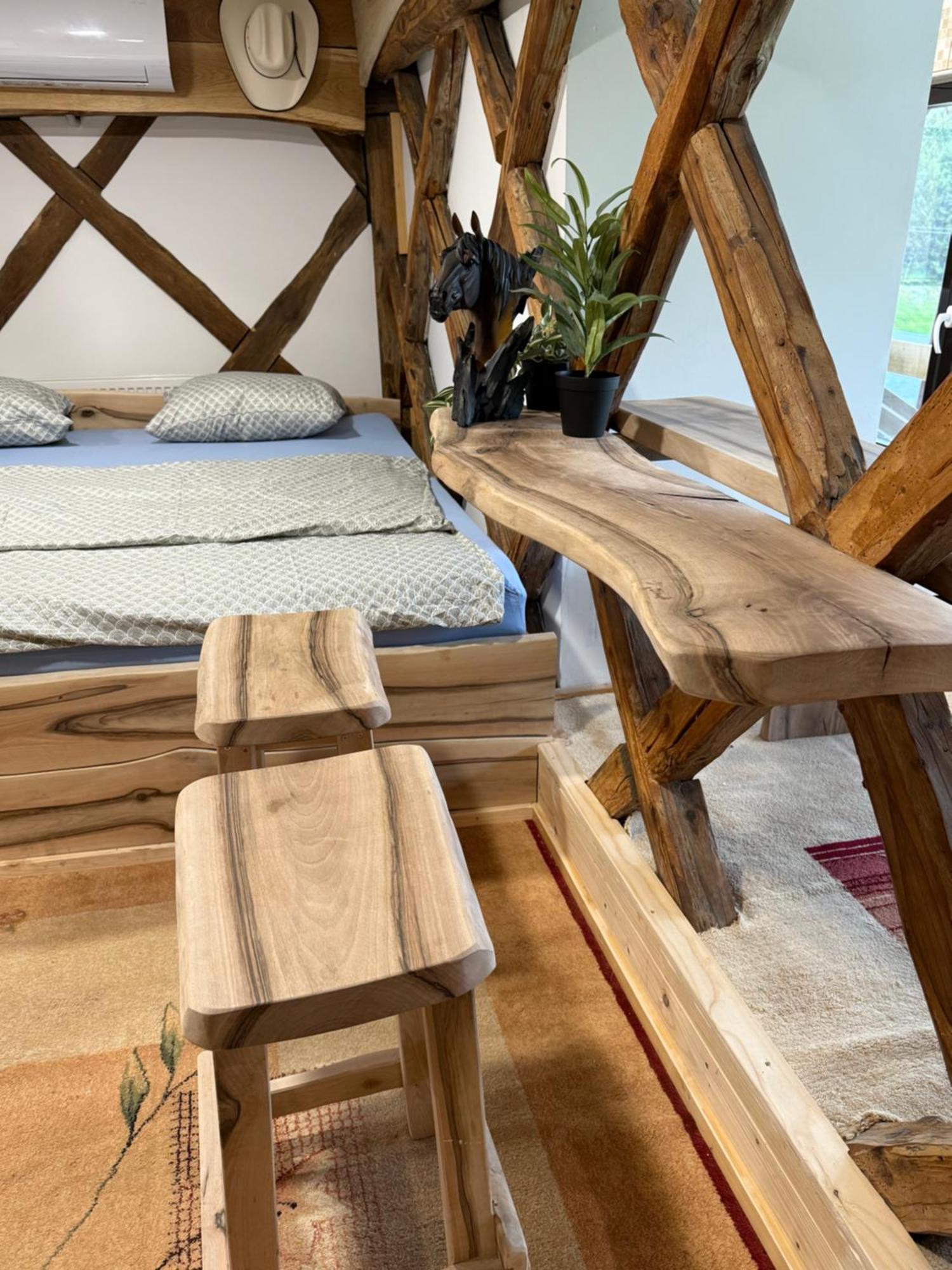 Cowboy'S Land Hotell Visnja Gora Eksteriør bilde